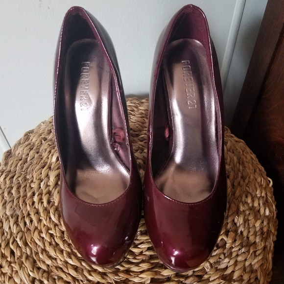Burgundy platform heels - Picture 2 of 6
